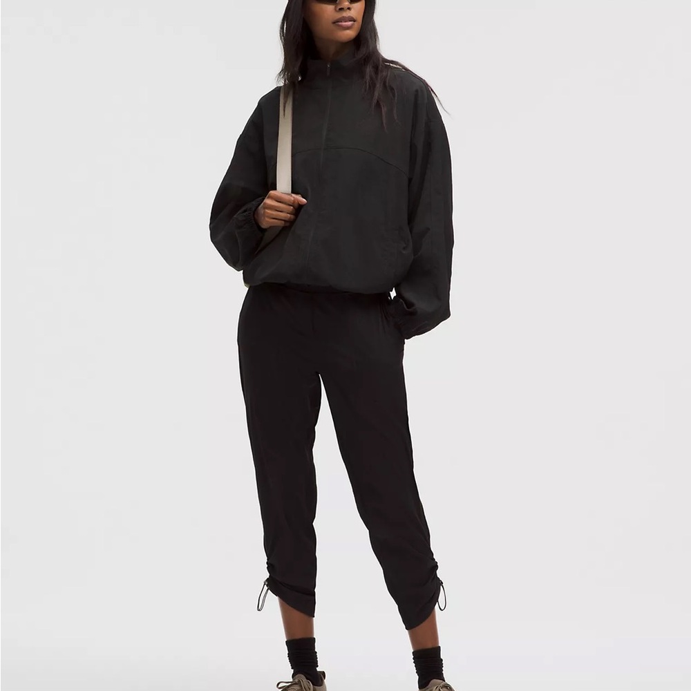 Dance Studio Mid-Rise Cropped Pant size 6